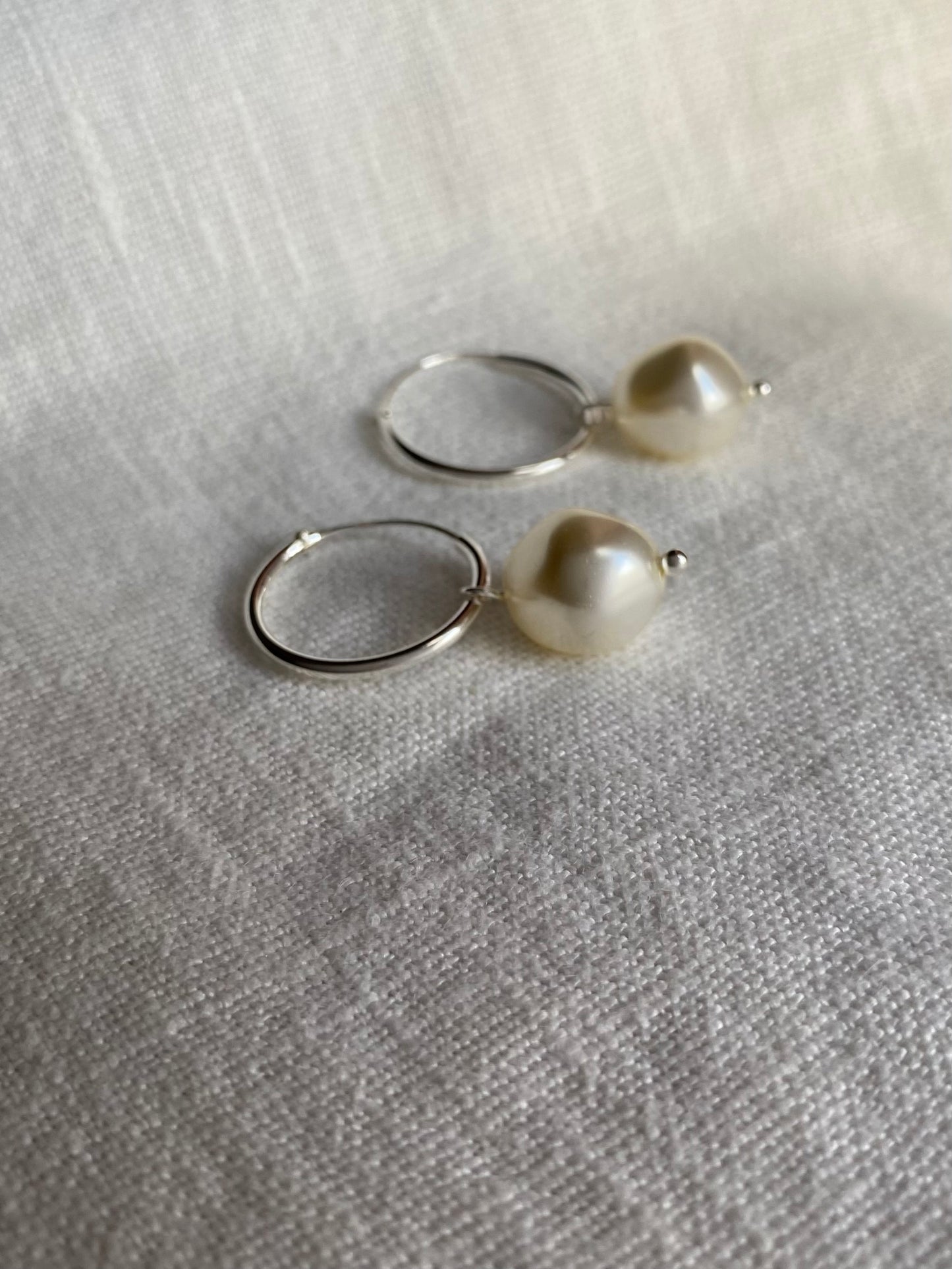 Örhängen med barockpärlor, sterlingsilver