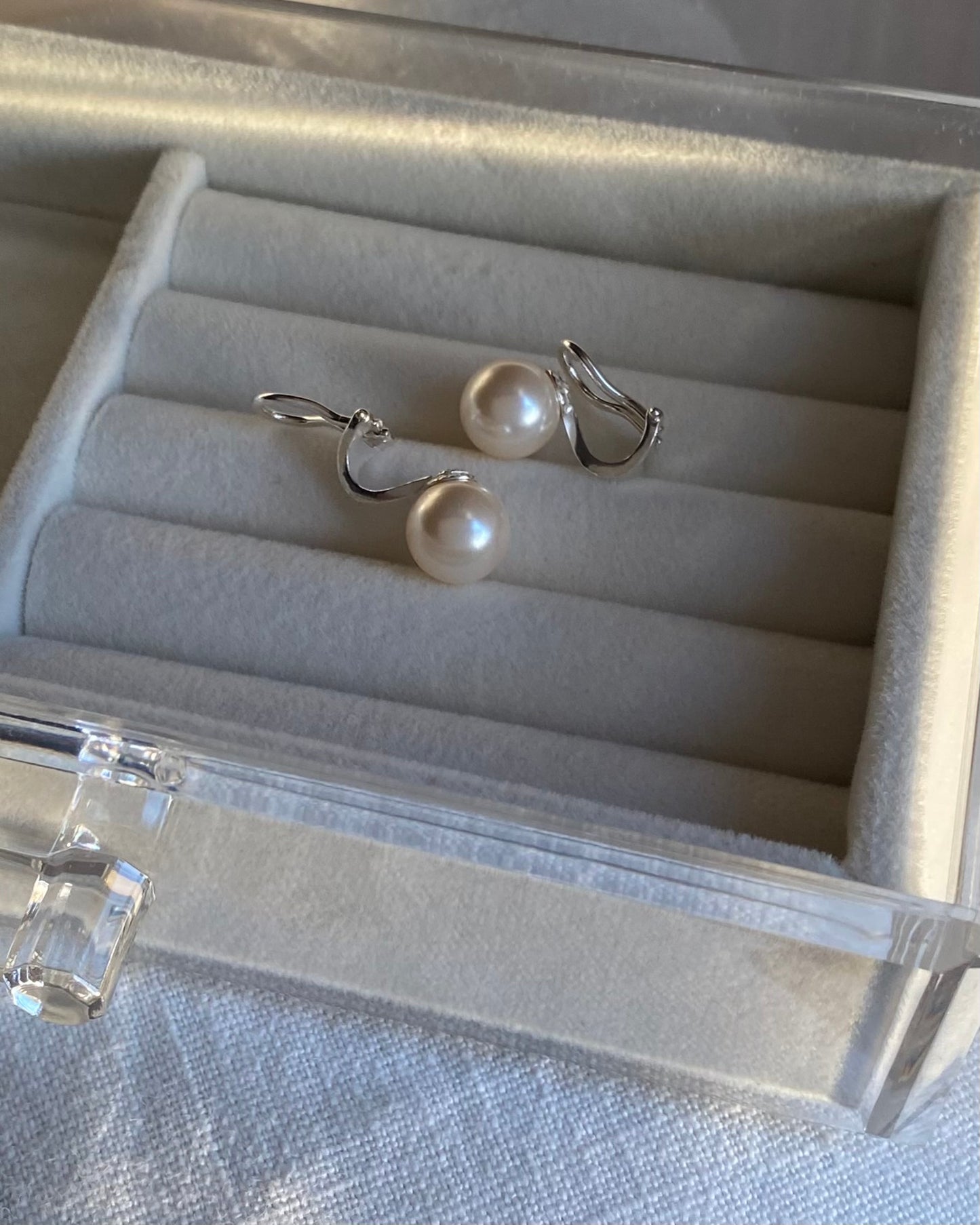 Nappikorvakorut helmellä ja klipsillä, hopea