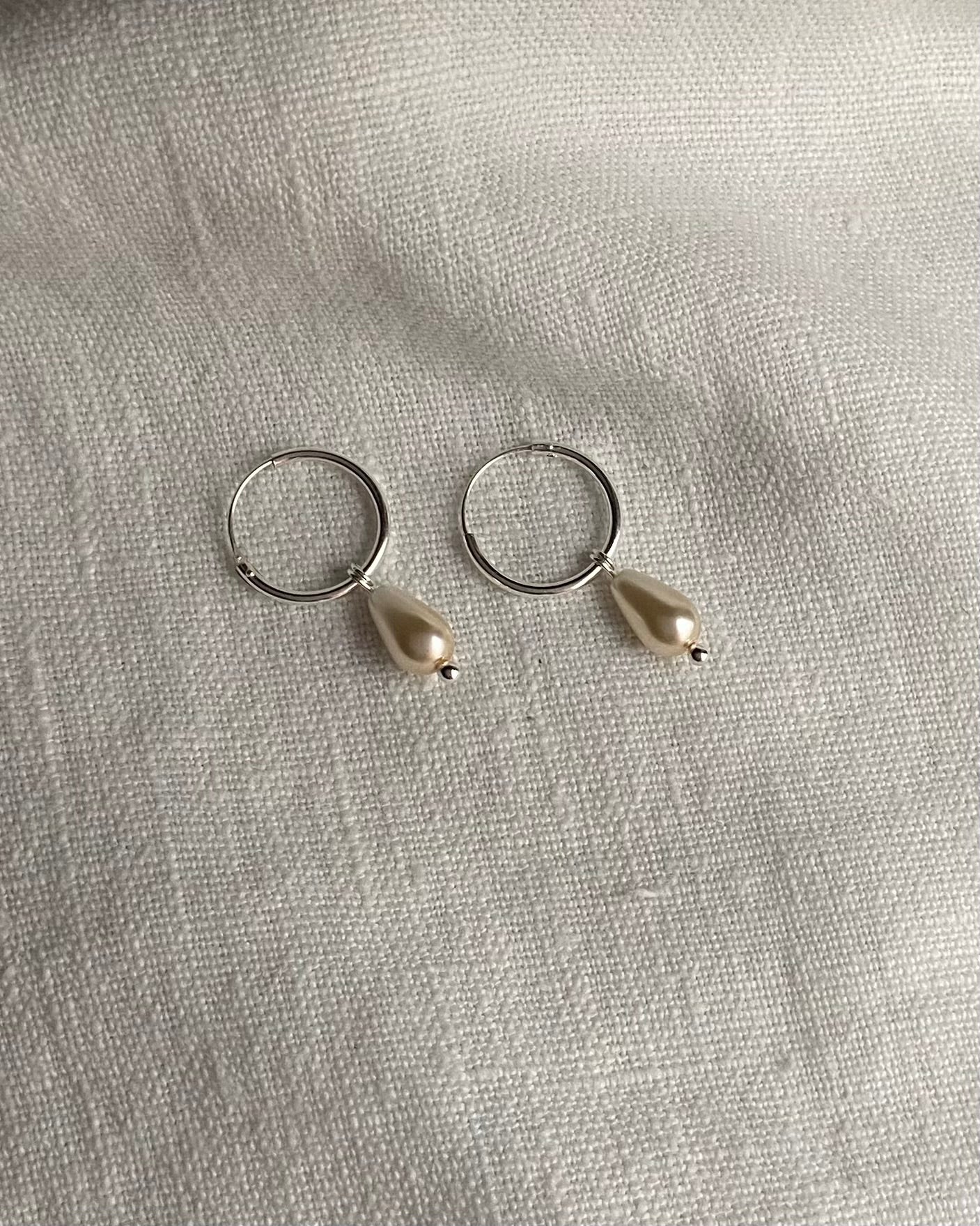 Hoop earrings with teardrop pearls, sterling silver