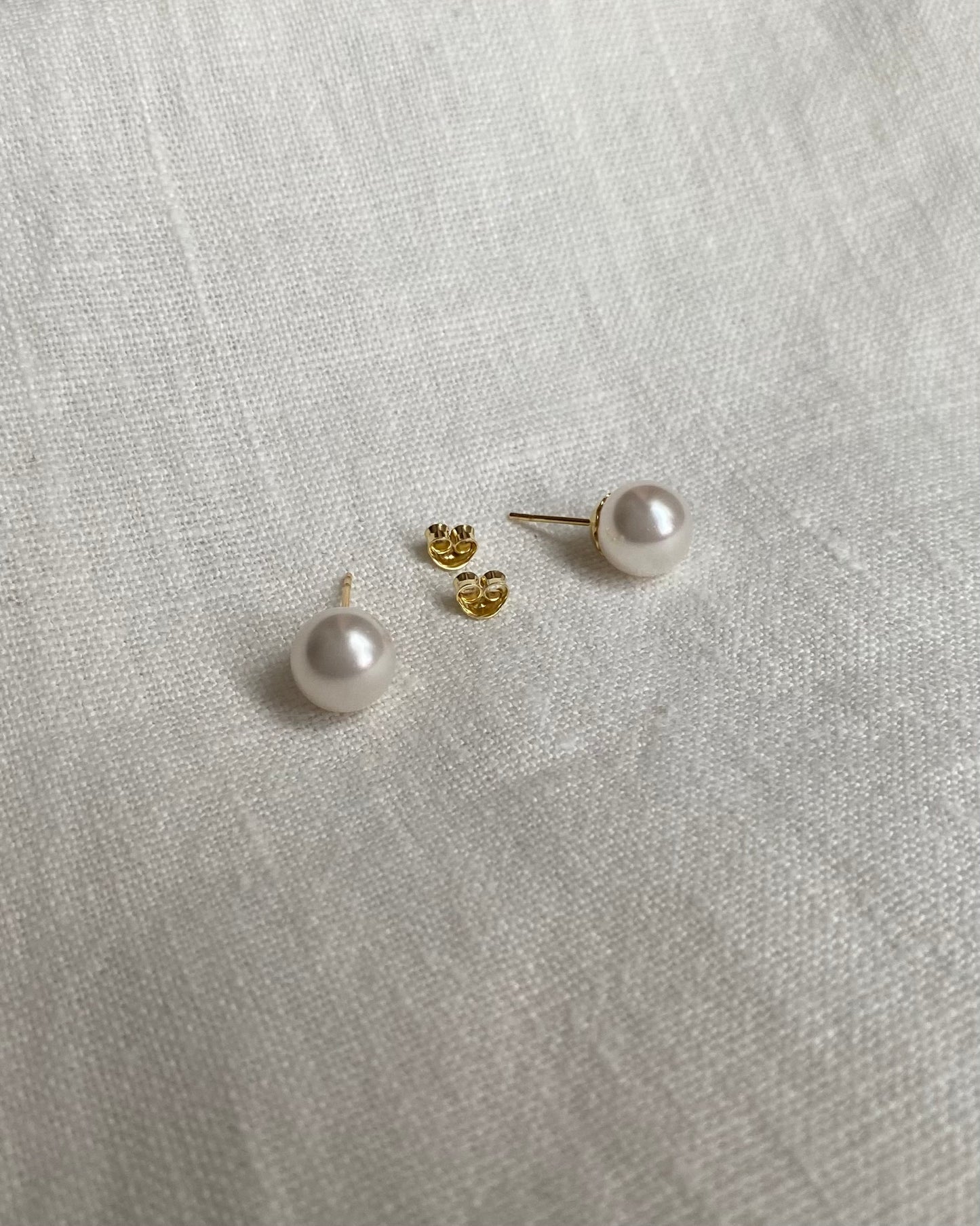 Knappörhängen med pärla, förgyllt sterlingsilver