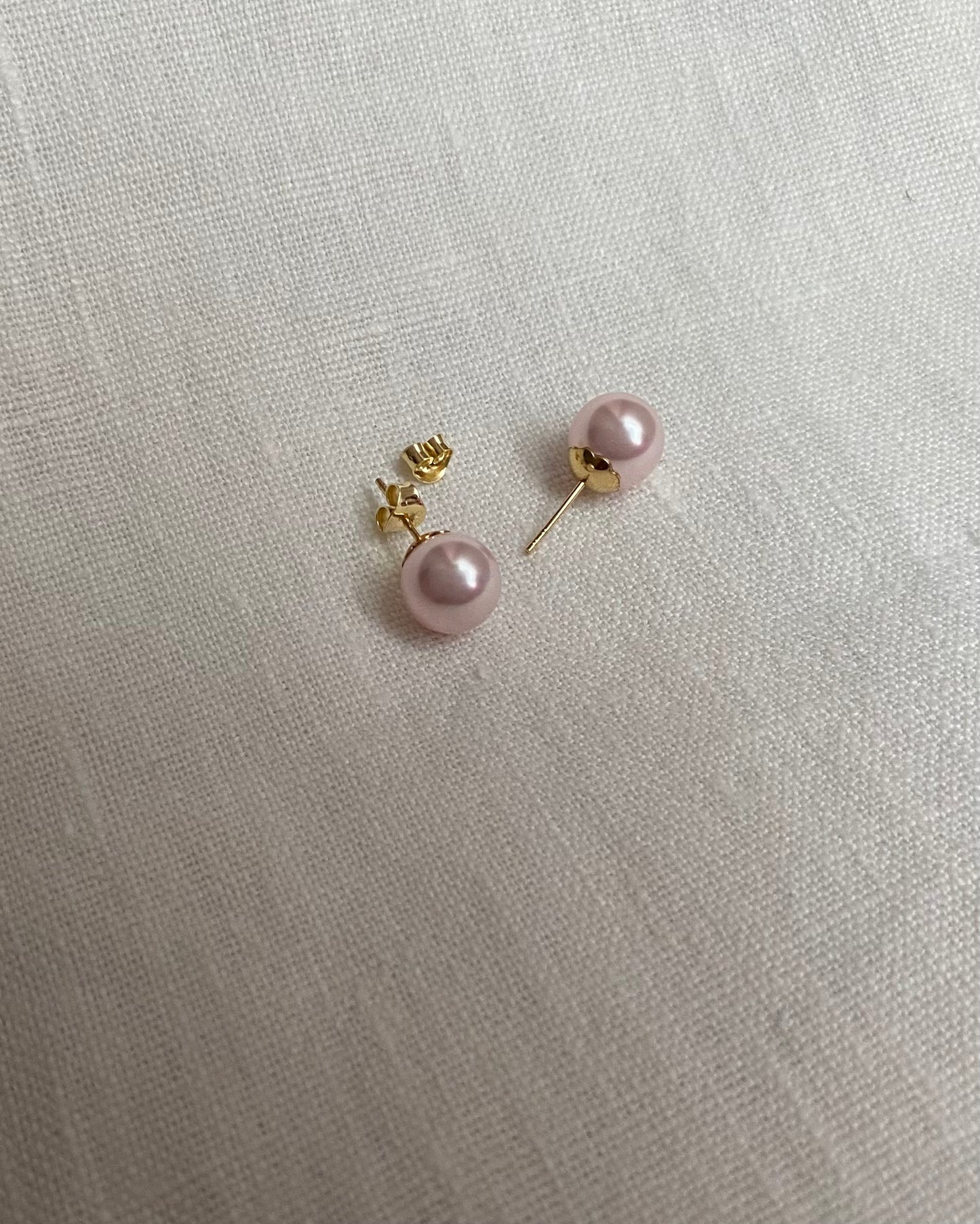 Knappörhängen med pärla, förgyllt sterlingsilver