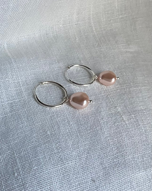 Örhängen med nuggetpärl, sterlingsilver