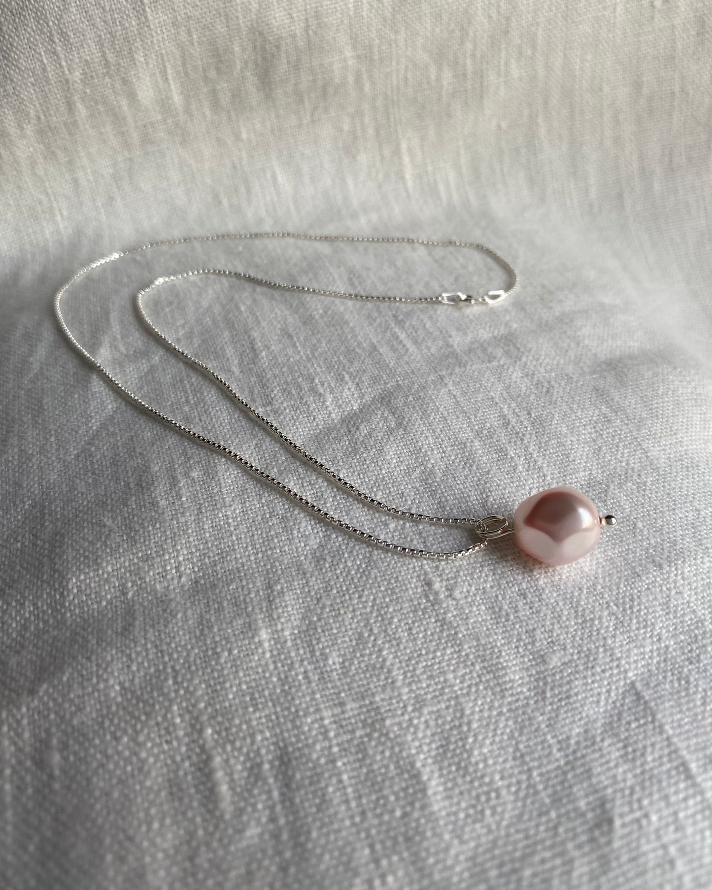 Barokkihelmiriipus ja ketju, rosa, sterlinghopea