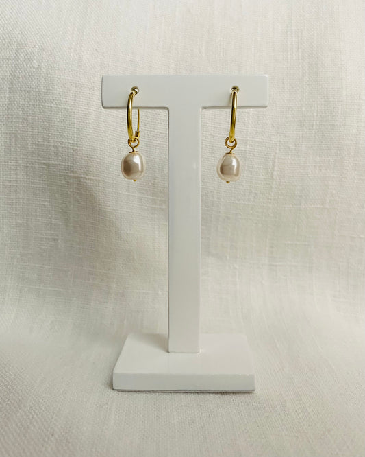 Hoop earrings with a small baroque pearl, gold-plated sterling silver