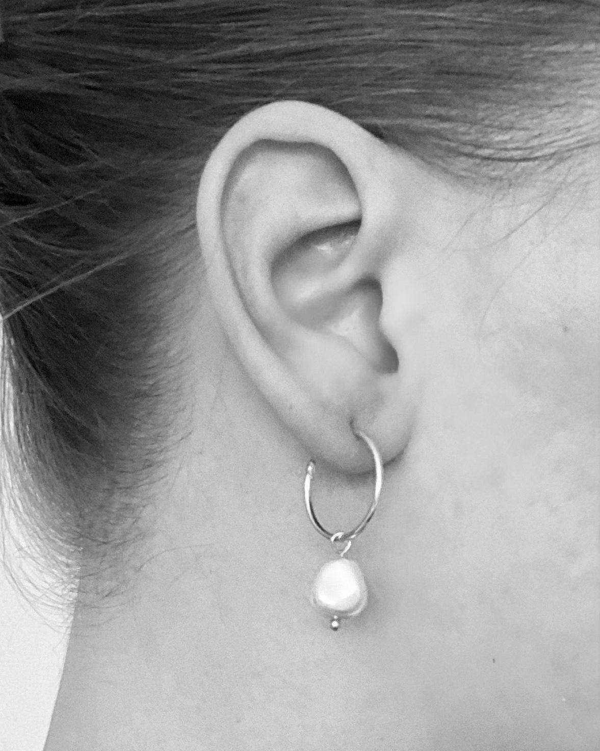 Örhängen med nuggetpärl, sterlingsilver
